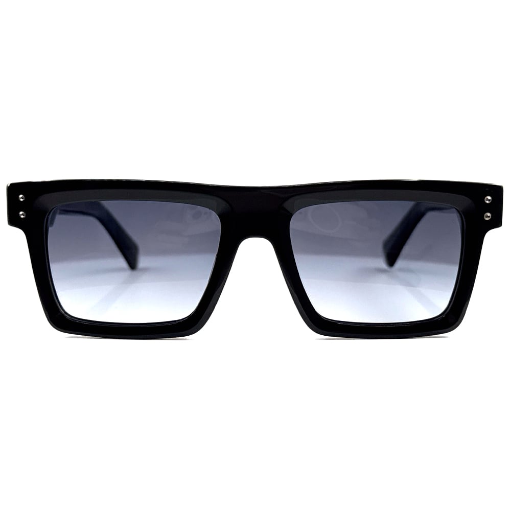 Grunberg BAF6024 C1 – masywne ciemne prostokątne okulary przeciwsłoneczne, dodają wyraźnych linii przy twarzy okrągłej